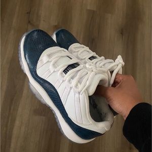 jordan 11 retro lows size 5 in men